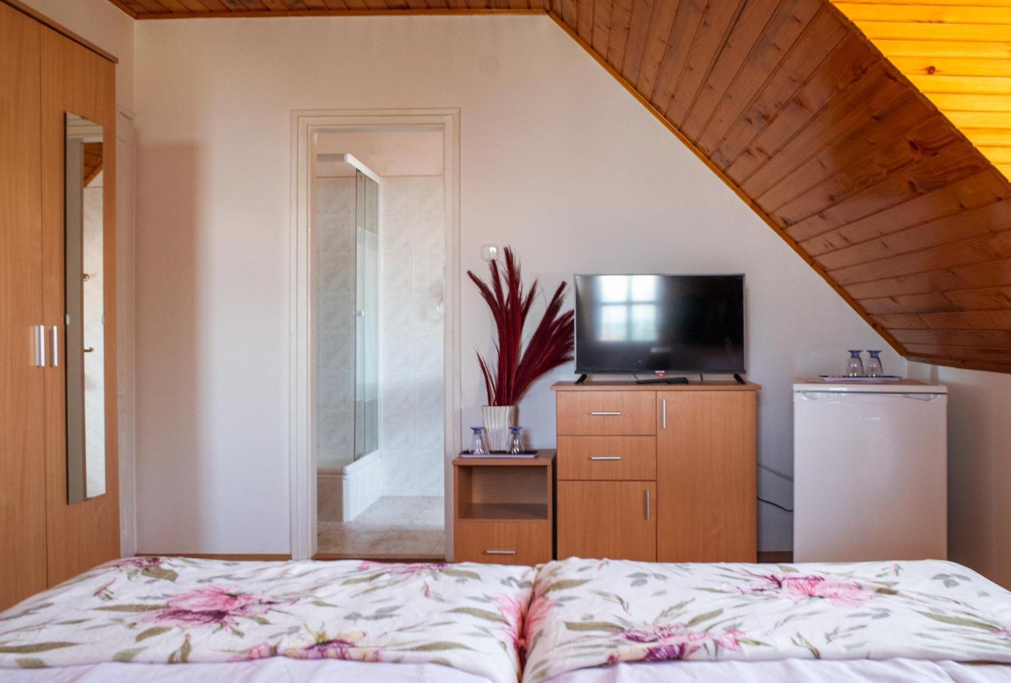 Bella Villa Apartmanhaz Замарди Экстерьер фото